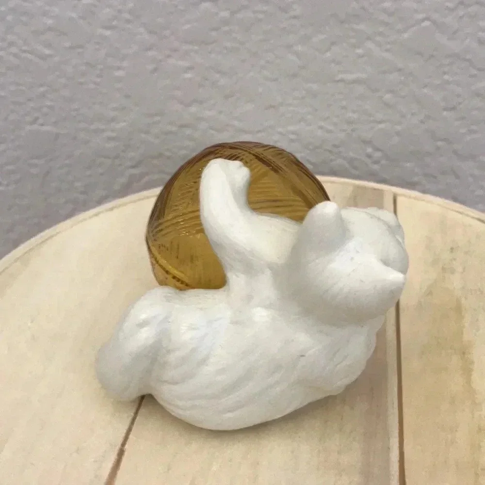 Vintage Avon Cat Playing withTwine